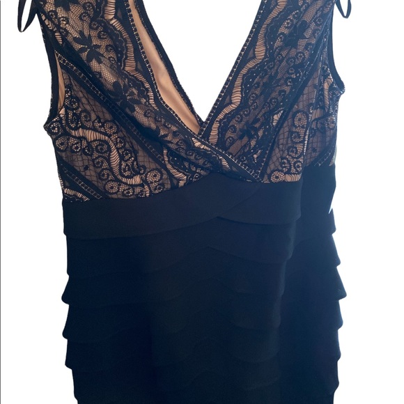 Jessica Howard lace dress black at the bottom size 6P - Picture 7 of 9